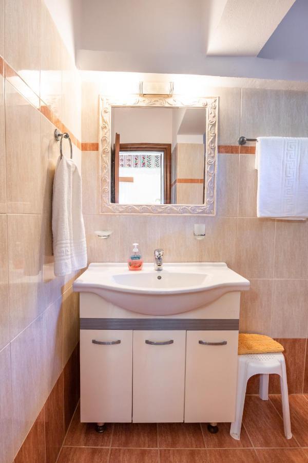 Venetia'S Garden Apartment Lefkos  Ngoại thất bức ảnh